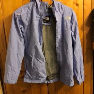 The north face lilac wind breaker can fit xs